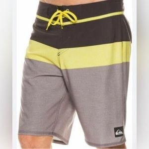 Quiksilver Black and Green Board Shorts Swim Trunks - Approx. 42" Waist